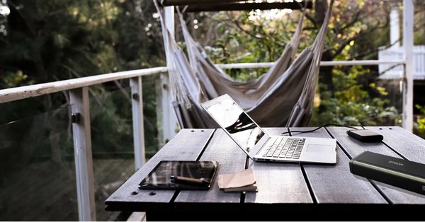 A mobil szkennerek hordozhatóságuk révén lehetővé teszik a dokumentumok digitalizálását bárhol és bármikor, növelve ezzel a hatékonyságot és rugalmasságot.