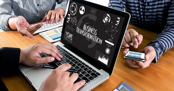 Ismerd meg, miként alakítja át a digitalizáció a kisvállalatok mindennapjait, elősegítve a növekedést és a modern technológiák alkalmazását.